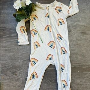 Kyte BABY Cream Rainbow Print Bodysuit